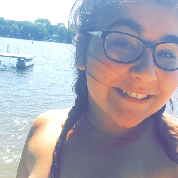 Meet your Posher, Kylee - Picture 1 of 1